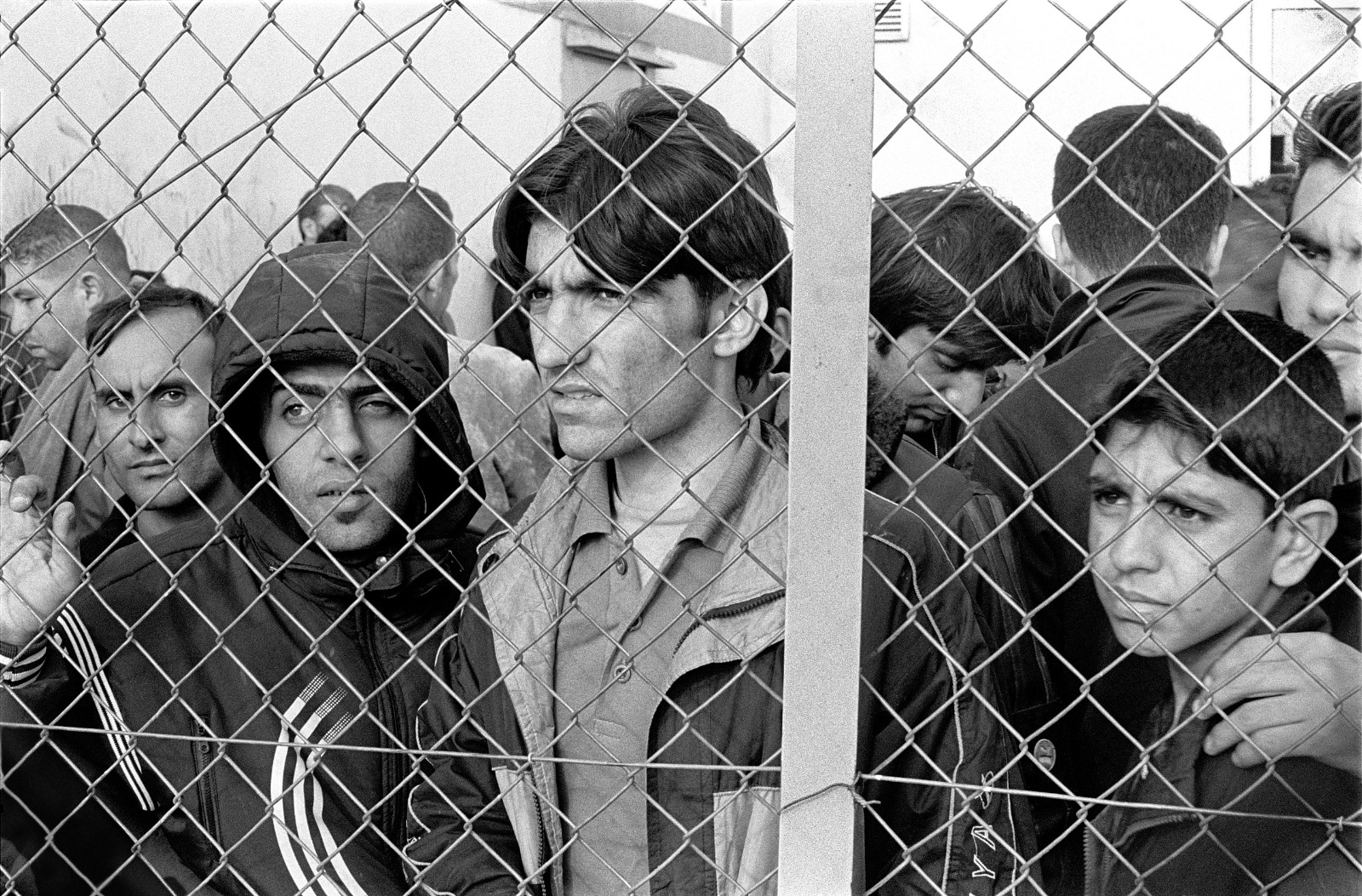 Refugiados inmigrantes en el centro de detención  de Fylakio, Evros, Grecia, 2010. Fotografía de Ggia.  CC.